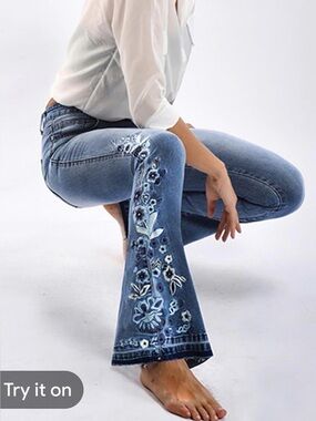 Driftwood Isabel Embroidered Flare Jeans Light Wash W30 L34